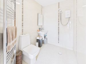 En-suite- click for photo gallery